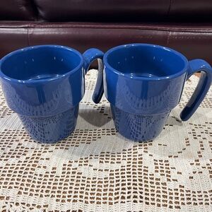 Mugs that look like garden pots. Mugs are in perfect condition and hold 14-16 oz